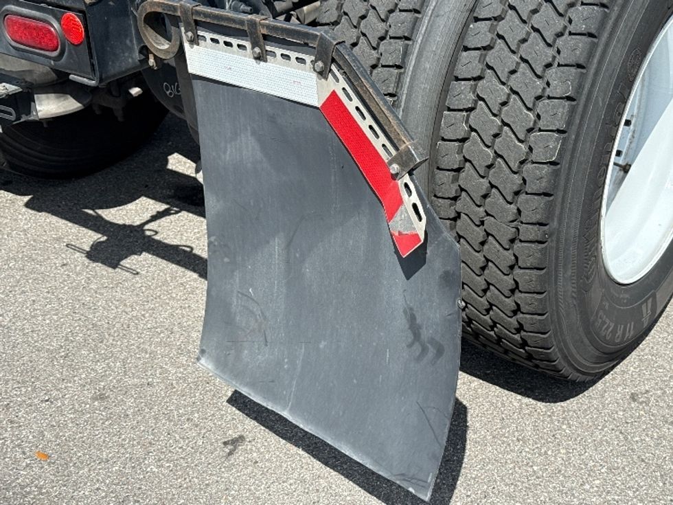 Day Cab Tractor-Heavy Duty Tractors-Freightliner-2019-T12664ST-Tampa-FL-510,317\n\t\tmiles-$ 38,000 - Image 18