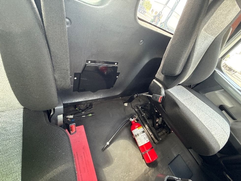 Day Cab Tractor-Heavy Duty Tractors-Freightliner-2019-T12664ST-Tampa-FL-510,317\n\t\tmiles-$ 38,000 - Image 20