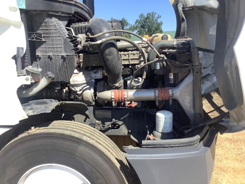 Day Cab Tractor-Heavy Duty Tractors-Freightliner-2019-T12664ST-Tifton-GA-365,972\n\t\tmiles-$ 50,000 - Image 15