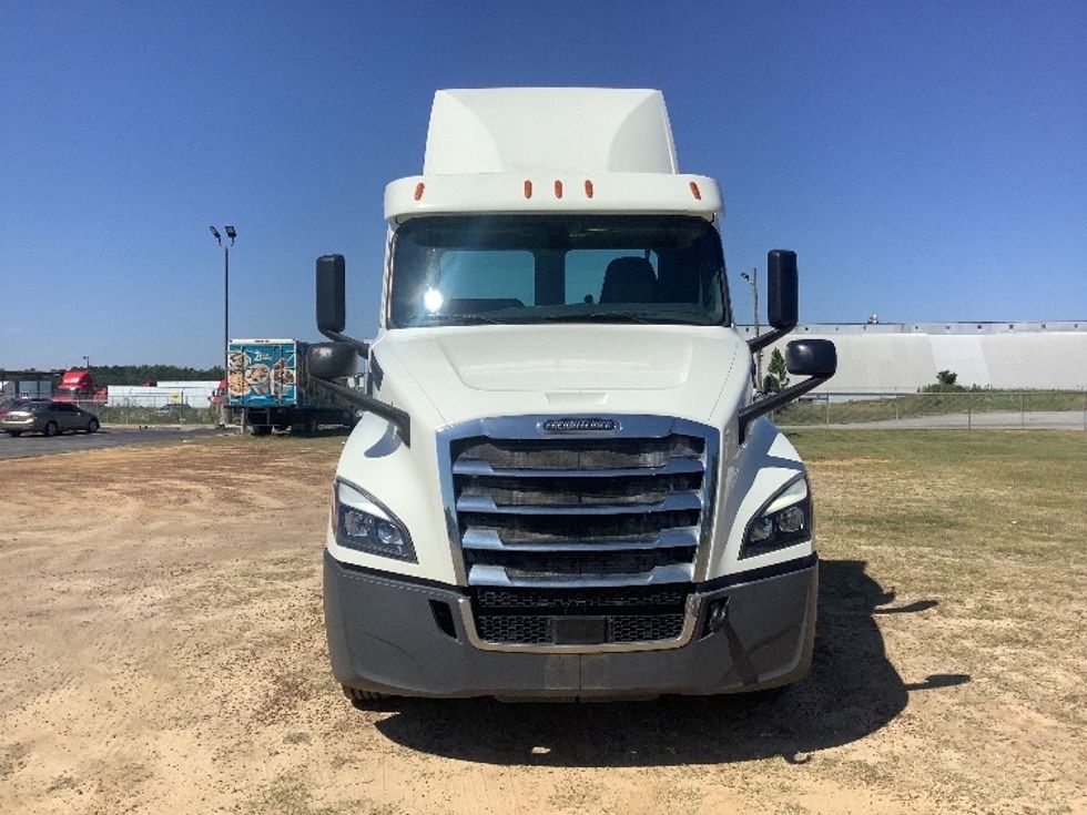 Day Cab Tractor-Heavy Duty Tractors-Freightliner-2019-T12664ST-Tifton-GA-365,972\n\t\tmiles-$ 50,000 - Image 2