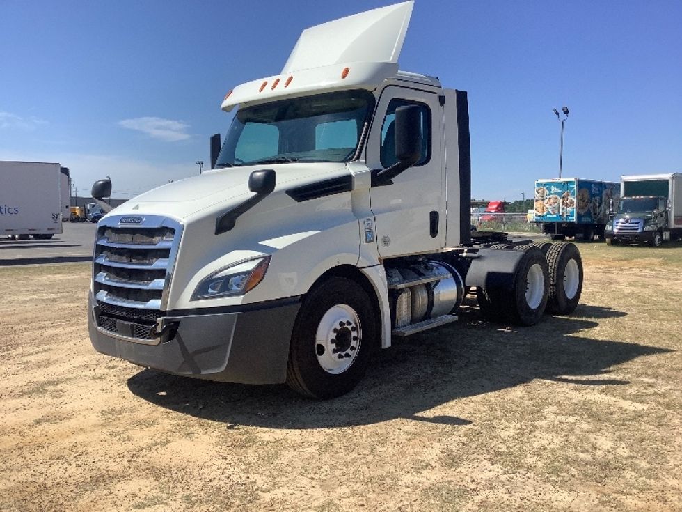 Day Cab Tractor-Heavy Duty Tractors-Freightliner-2019-T12664ST-Tifton-GA-365,972\n\t\tmiles-$ 50,000 - Image 3