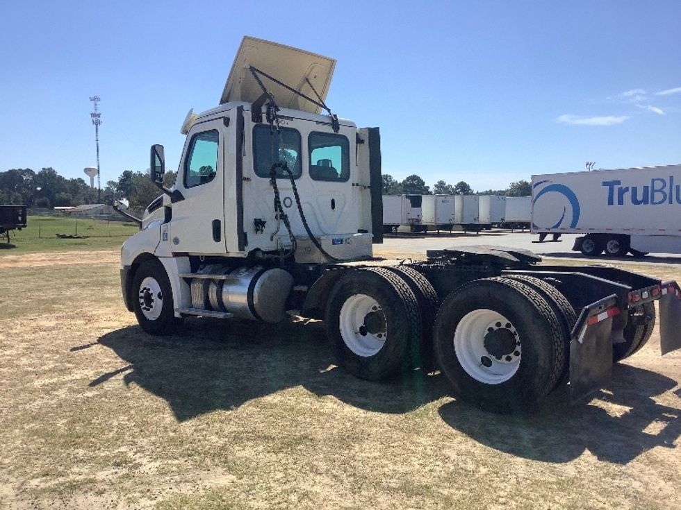 Day Cab Tractor-Heavy Duty Tractors-Freightliner-2019-T12664ST-Tifton-GA-365,972\n\t\tmiles-$ 50,000 - Image 5