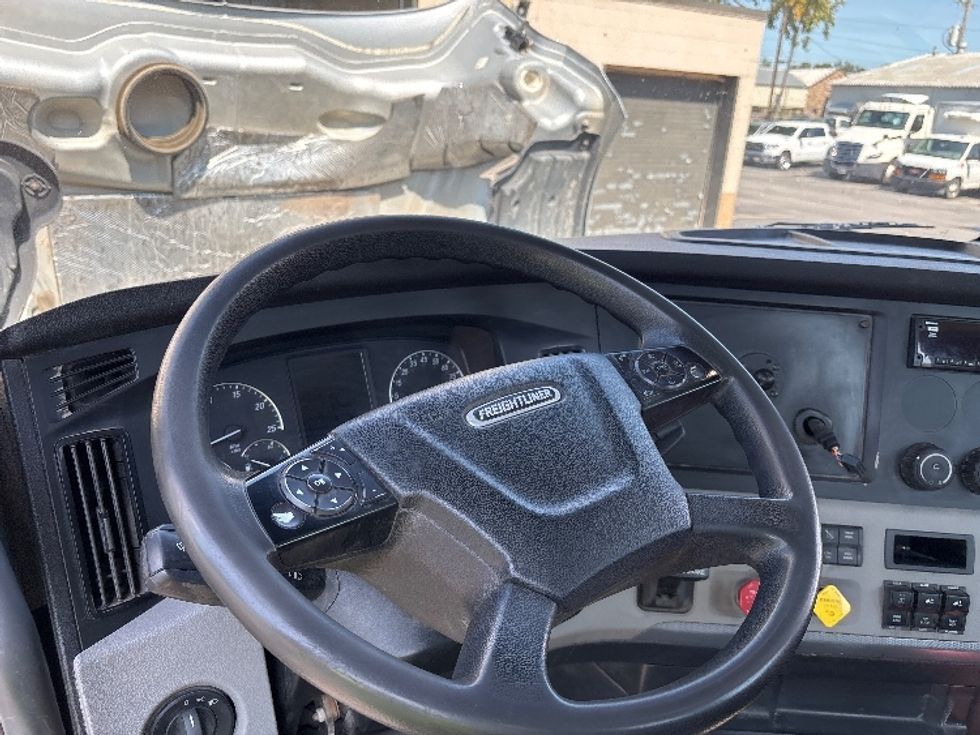 Day Cab Tractor-Heavy Duty Tractors-Freightliner-2019-T12664ST-Toledo-OH-314,999\n\t\tmiles-$ 47,000 - Image 10