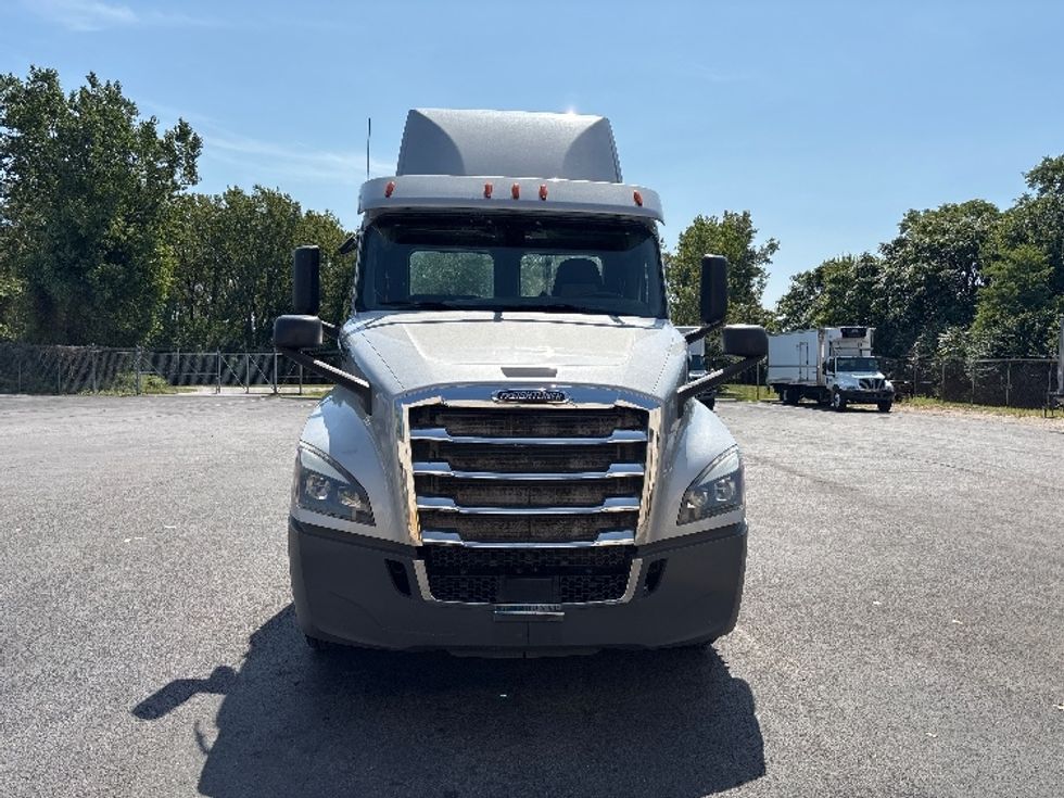 Day Cab Tractor-Heavy Duty Tractors-Freightliner-2019-T12664ST-Toledo-OH-314,999\n\t\tmiles-$ 47,000 - Image 2