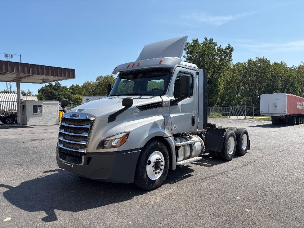 Day Cab Tractor-Heavy Duty Tractors-Freightliner-2019-T12664ST-Toledo-OH-314,999\n\t\tmiles-$ 47,000 - Image 3