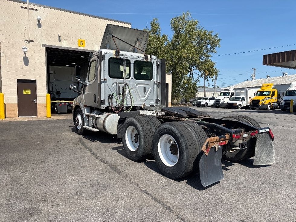Day Cab Tractor-Heavy Duty Tractors-Freightliner-2019-T12664ST-Toledo-OH-314,999\n\t\tmiles-$ 47,000 - Image 5