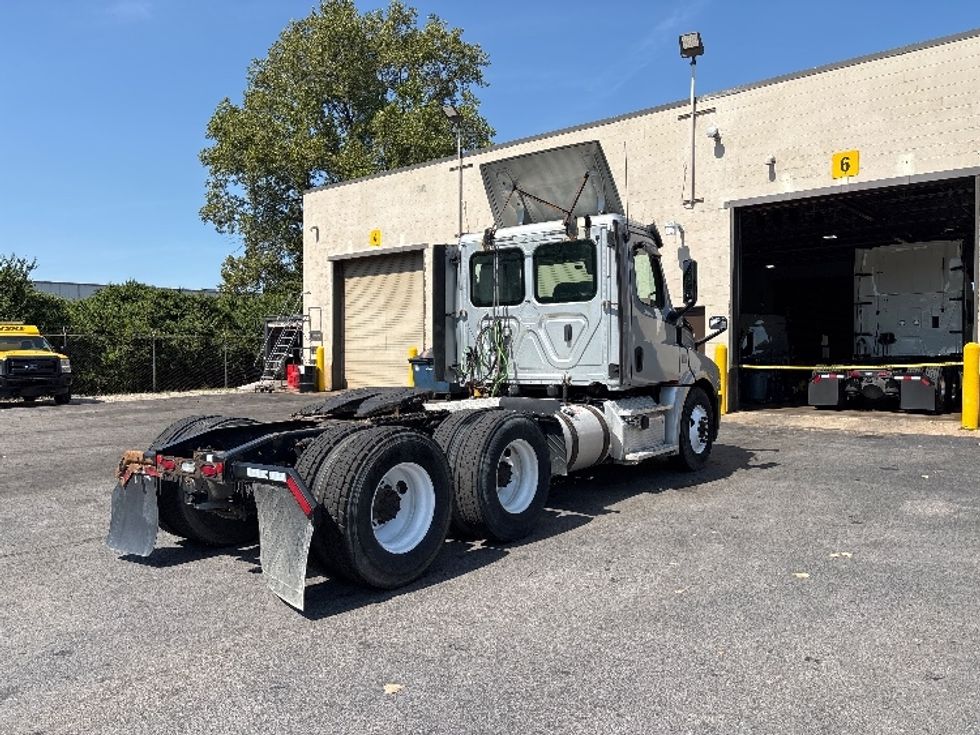 Day Cab Tractor-Heavy Duty Tractors-Freightliner-2019-T12664ST-Toledo-OH-314,999\n\t\tmiles-$ 47,000 - Image 7