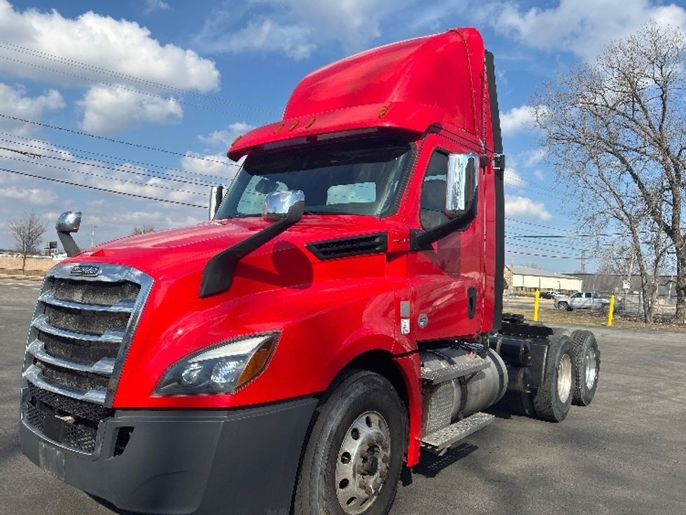 Day Cab Tractor-Heavy Duty Tractors-Freightliner-2019-T12664ST-Toledo-OH-366,406\n\t\tmiles-$ 49,000 - Image 3