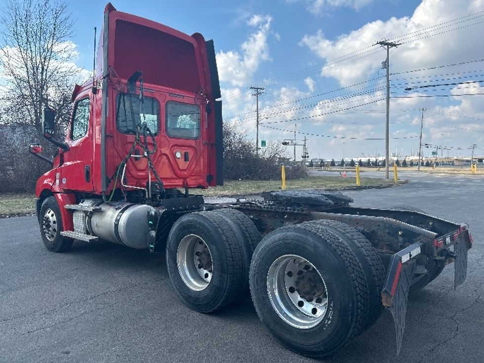 Day Cab Tractor-Heavy Duty Tractors-Freightliner-2019-T12664ST-Toledo-OH-366,406\n\t\tmiles-$ 49,000 - Image 5