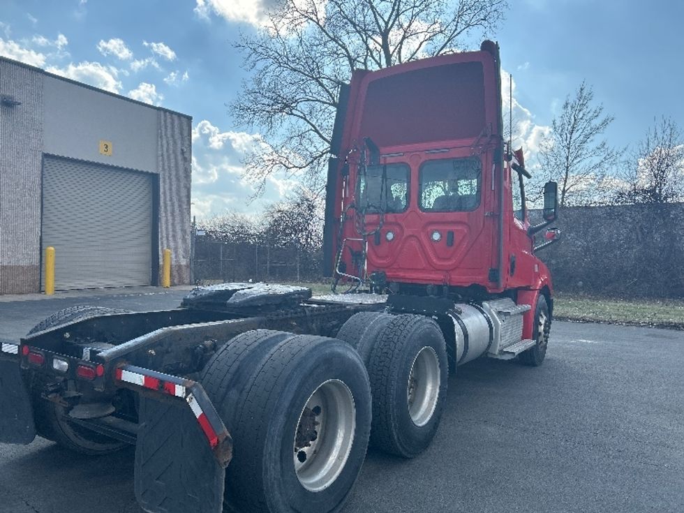Day Cab Tractor-Heavy Duty Tractors-Freightliner-2019-T12664ST-Toledo-OH-366,406\n\t\tmiles-$ 49,000 - Image 7
