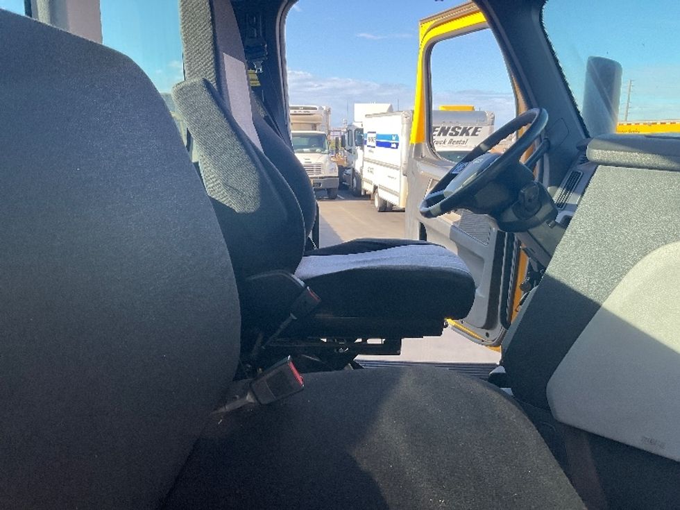 Day Cab Tractor-Heavy Duty Tractors-Freightliner-2019-T12664ST-Torrance-CA-167,746\n\t\tmiles-$ 58,750 - Image 14