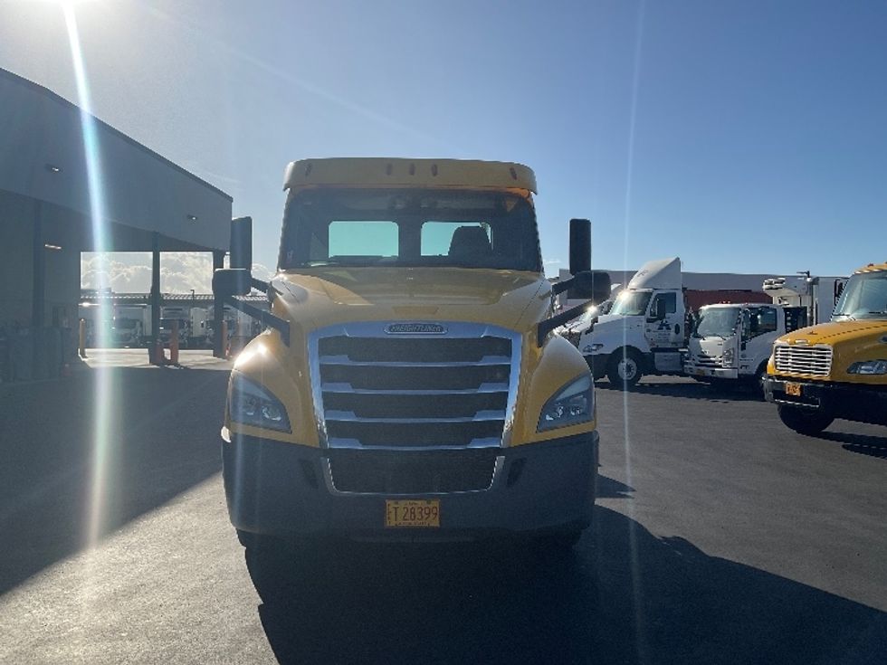 Day Cab Tractor-Heavy Duty Tractors-Freightliner-2019-T12664ST-Torrance-CA-167,746\n\t\tmiles-$ 58,750 - Image 2