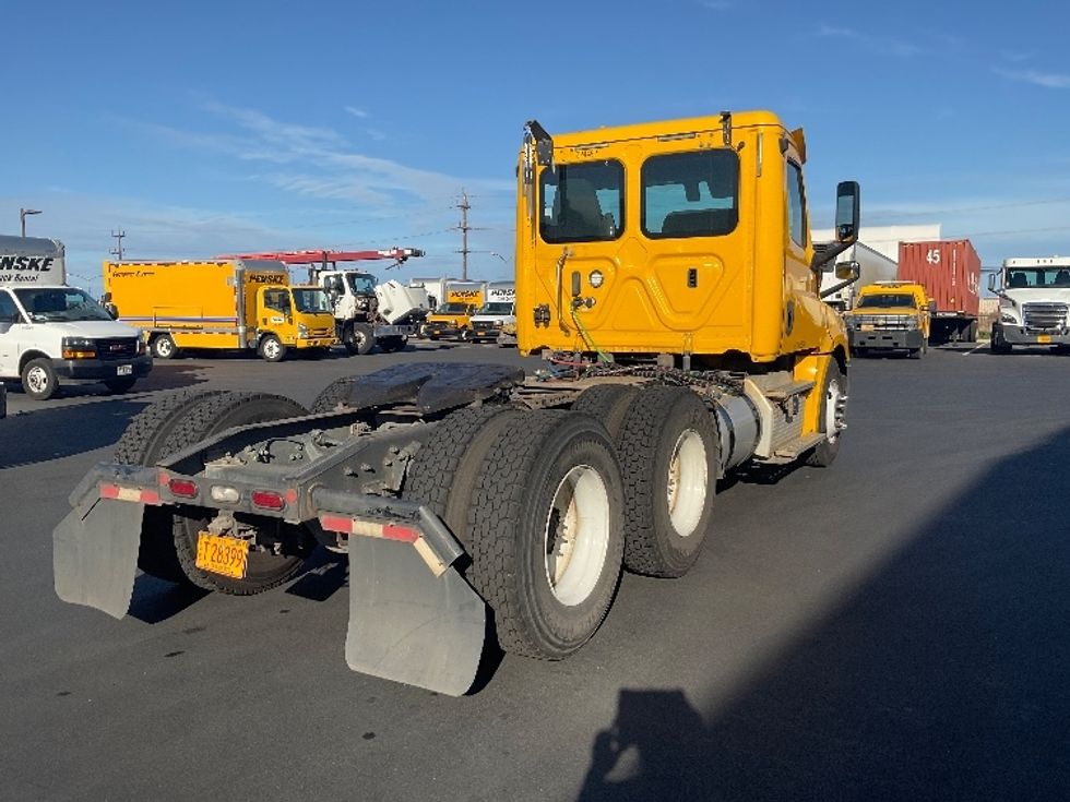 Day Cab Tractor-Heavy Duty Tractors-Freightliner-2019-T12664ST-Torrance-CA-167,746\n\t\tmiles-$ 58,750 - Image 7