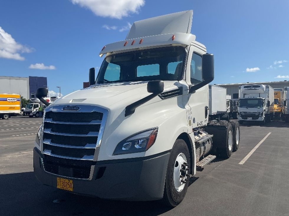 Day Cab Tractor-Heavy Duty Tractors-Freightliner-2019-T12664ST-Torrance-CA-177,077\n\t\tmiles-$ 59,250 - Image 3