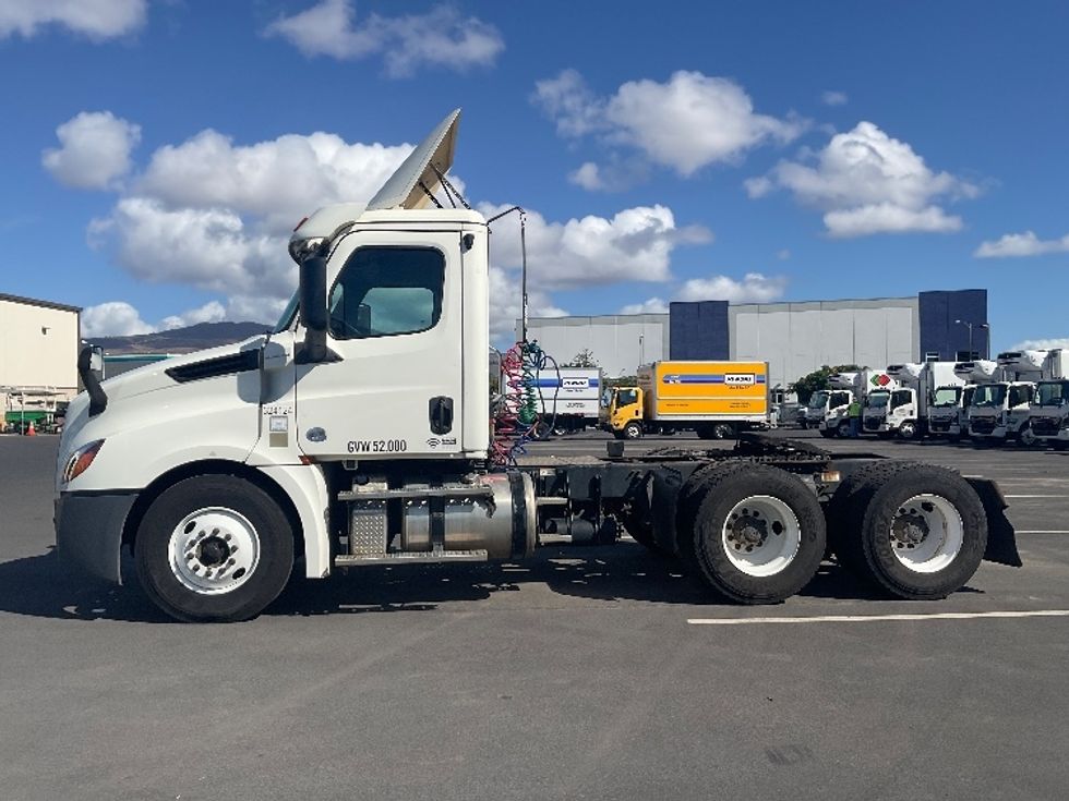 Day Cab Tractor-Heavy Duty Tractors-Freightliner-2019-T12664ST-Torrance-CA-177,077\n\t\tmiles-$ 59,250 - Image 4