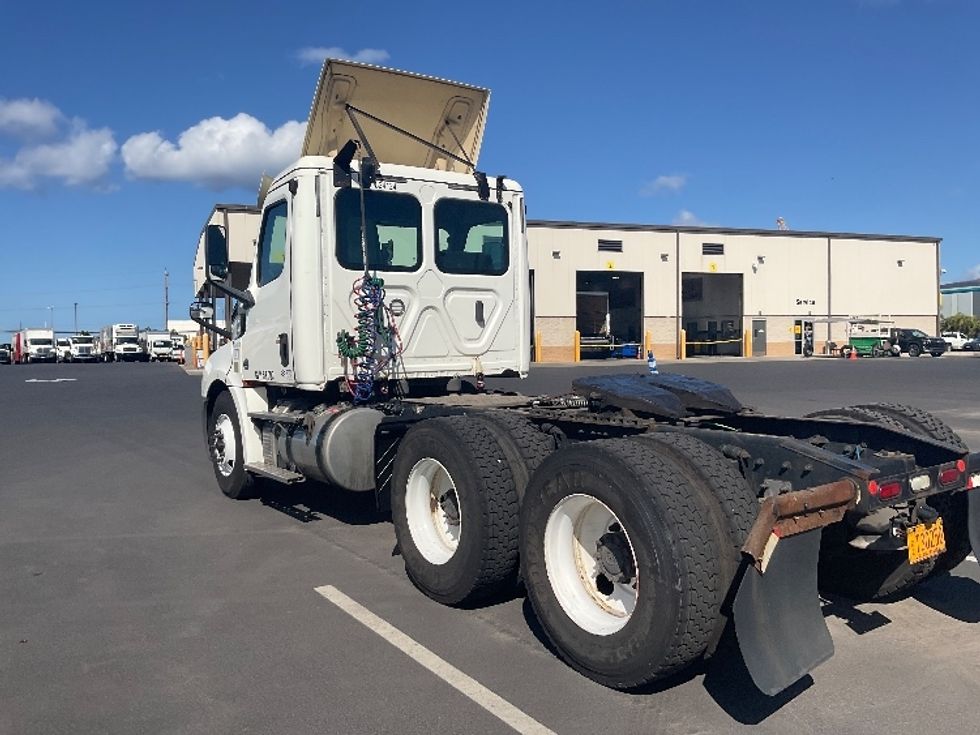 Day Cab Tractor-Heavy Duty Tractors-Freightliner-2019-T12664ST-Torrance-CA-177,077\n\t\tmiles-$ 59,250 - Image 5