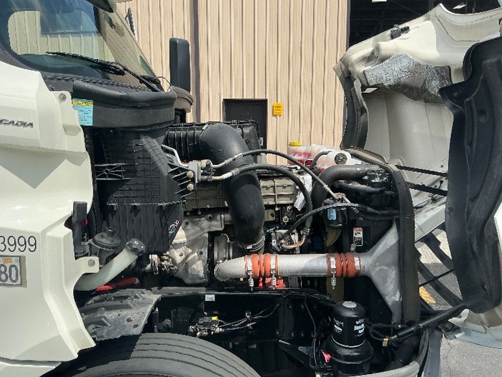 Day Cab Tractor-Heavy Duty Tractors-Freightliner-2019-T12664ST-Torrance-CA-212,451\n\t\tmiles-$ 57,250 - Image 15