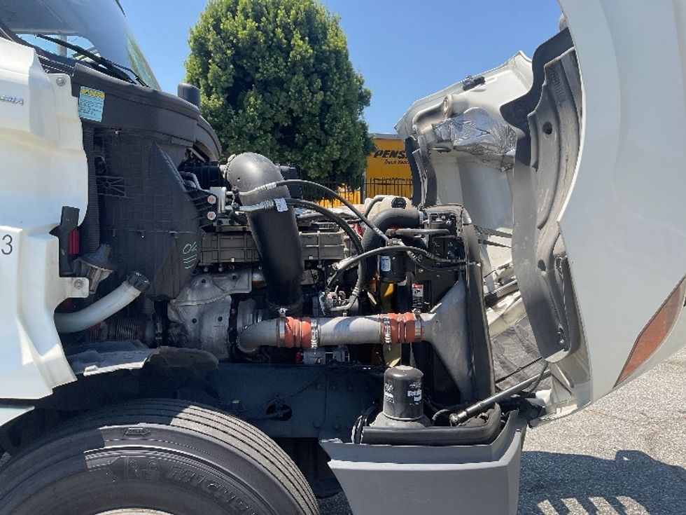 Day Cab Tractor-Heavy Duty Tractors-Freightliner-2019-T12664ST-Torrance-CA-217,530\n\t\tmiles-$ 74,750 - Image 15