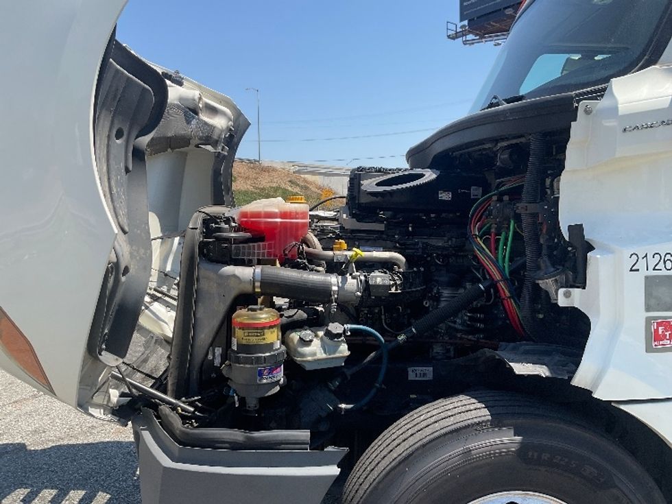 Day Cab Tractor-Heavy Duty Tractors-Freightliner-2019-T12664ST-Torrance-CA-217,530\n\t\tmiles-$ 74,750 - Image 16