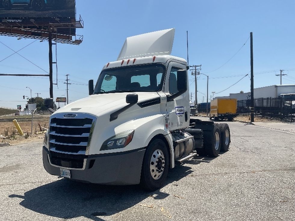 Day Cab Tractor-Heavy Duty Tractors-Freightliner-2019-T12664ST-Torrance-CA-217,530\n\t\tmiles-$ 74,750 - Image 3