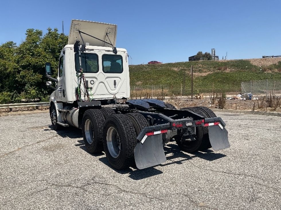 Day Cab Tractor-Heavy Duty Tractors-Freightliner-2019-T12664ST-Torrance-CA-217,530\n\t\tmiles-$ 74,750 - Image 5