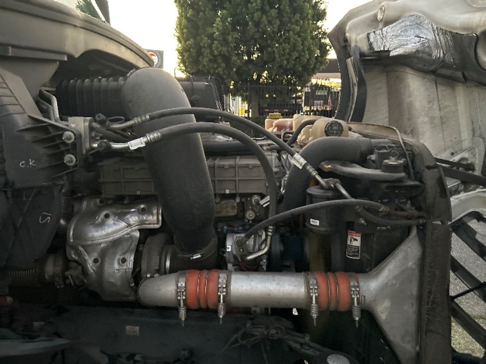 Day Cab Tractor-Heavy Duty Tractors-Freightliner-2019-T12664ST-Torrance-CA-229,869\n\t\tmiles-$ 54,750 - Image 15