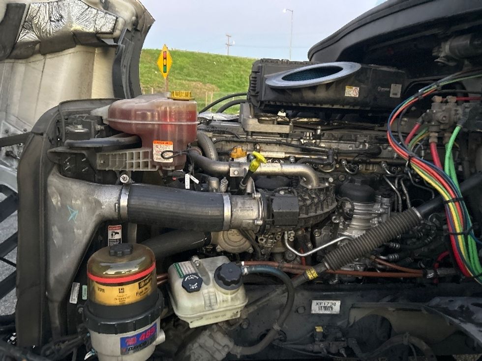 Day Cab Tractor-Heavy Duty Tractors-Freightliner-2019-T12664ST-Torrance-CA-229,869\n\t\tmiles-$ 54,750 - Image 16