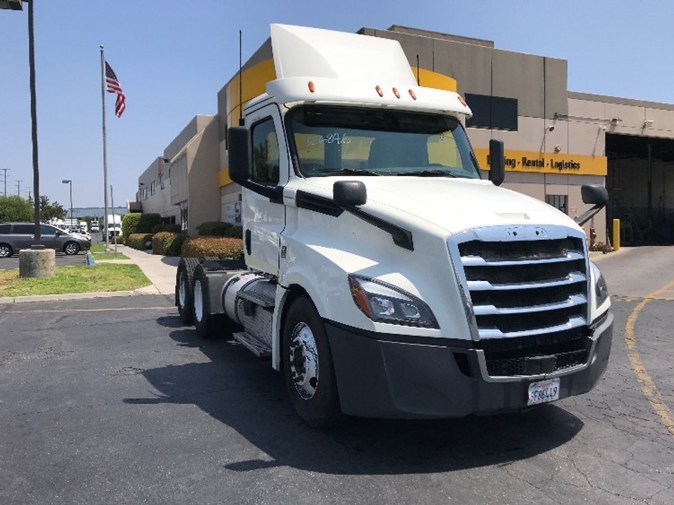 Day Cab Tractor-Heavy Duty Tractors-Freightliner-2019-T12664ST-Torrance-CA-238,997\n\t\tmiles-$ 58,750 - Image 1