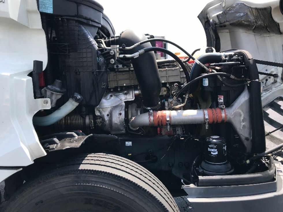 Day Cab Tractor-Heavy Duty Tractors-Freightliner-2019-T12664ST-Torrance-CA-238,997\n\t\tmiles-$ 58,750 - Image 15