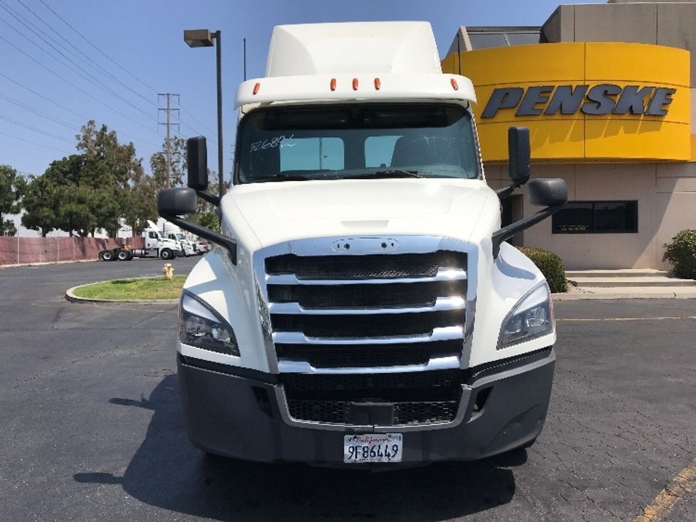 Day Cab Tractor-Heavy Duty Tractors-Freightliner-2019-T12664ST-Torrance-CA-238,997\n\t\tmiles-$ 58,750 - Image 2
