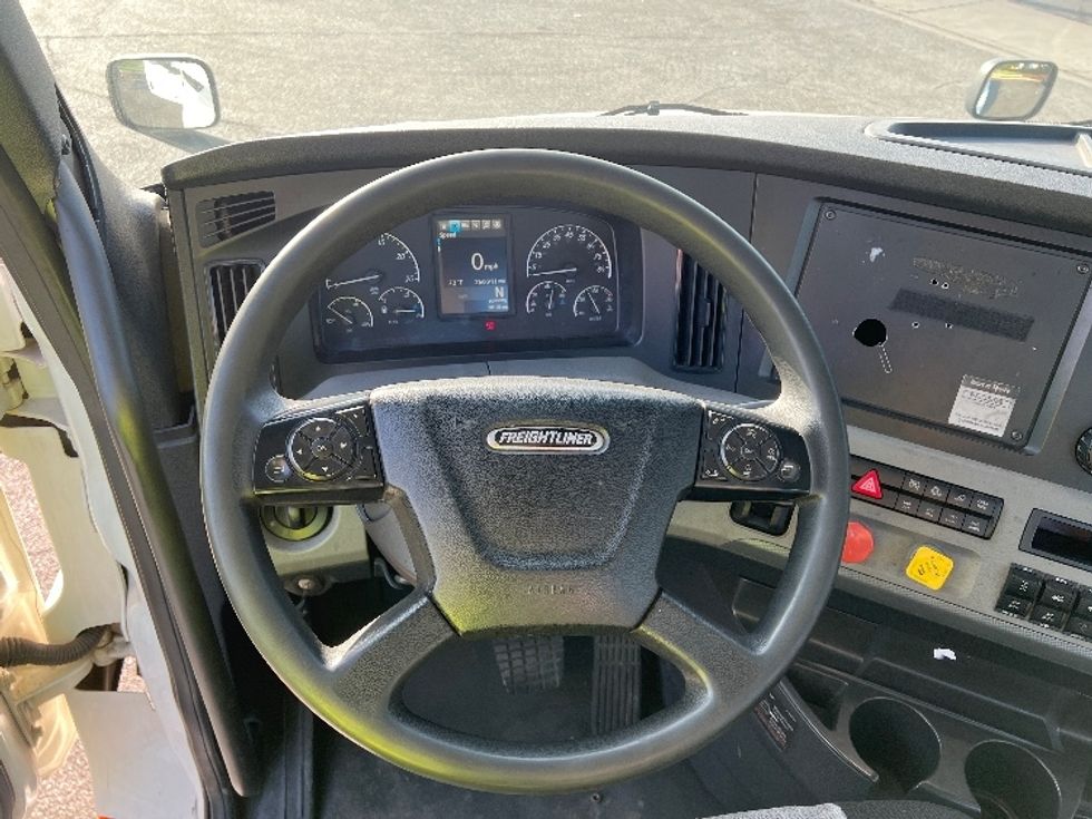 Day Cab Tractor-Heavy Duty Tractors-Freightliner-2019-T12664ST-Torrance-CA-260,866\n\t\tmiles-$ 55,500 - Image 11