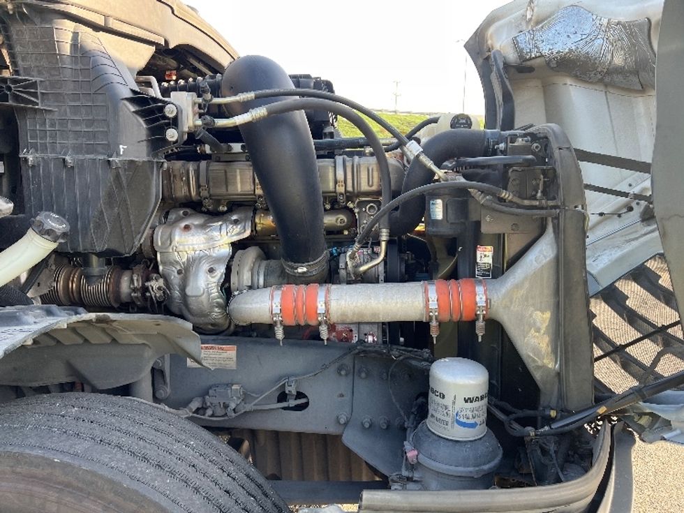 Day Cab Tractor-Heavy Duty Tractors-Freightliner-2019-T12664ST-Torrance-CA-260,866\n\t\tmiles-$ 55,500 - Image 15