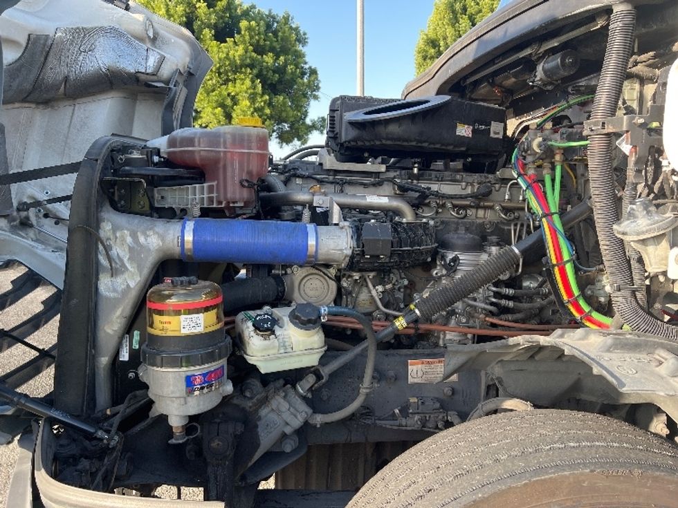 Day Cab Tractor-Heavy Duty Tractors-Freightliner-2019-T12664ST-Torrance-CA-260,866\n\t\tmiles-$ 55,500 - Image 16