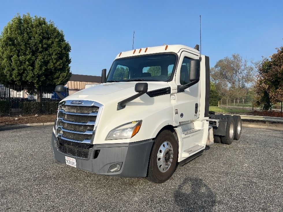 Day Cab Tractor-Heavy Duty Tractors-Freightliner-2019-T12664ST-Torrance-CA-260,866\n\t\tmiles-$ 55,500 - Image 3
