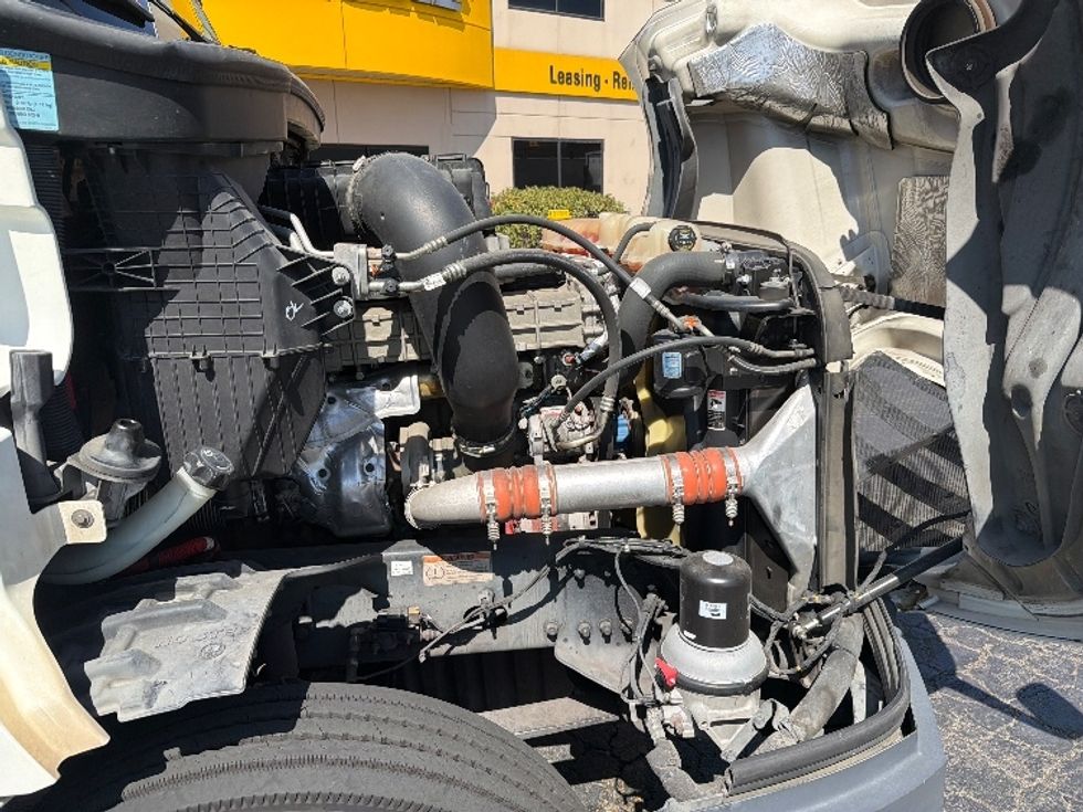 Day Cab Tractor-Heavy Duty Tractors-Freightliner-2019-T12664ST-Torrance-CA-280,275\n\t\tmiles-$ 52,000 - Image 15