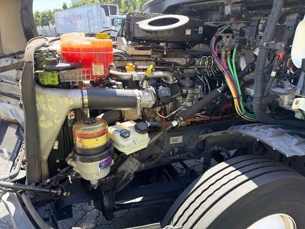 Day Cab Tractor-Heavy Duty Tractors-Freightliner-2019-T12664ST-Torrance-CA-280,275\n\t\tmiles-$ 52,000 - Image 16