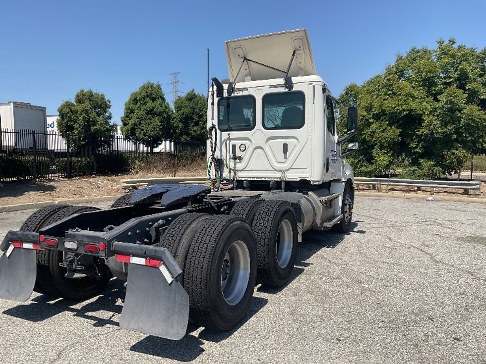 Day Cab Tractor-Heavy Duty Tractors-Freightliner-2019-T12664ST-Torrance-CA-297,787\n\t\tmiles-$ 50,000 - Image 7