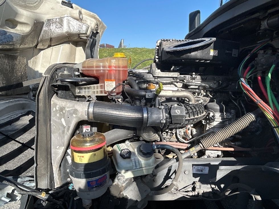 Day Cab Tractor-Heavy Duty Tractors-Freightliner-2019-T12664ST-Torrance-CA-300,153\n\t\tmiles-$ 50,000 - Image 16