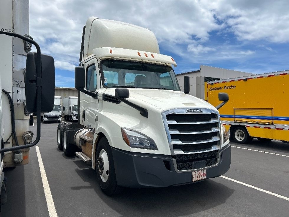 Day Cab Tractor-Heavy Duty Tractors-Freightliner-2019-T12664ST-Torrance-CA-308,127\n\t\tmiles-$ 41,750 - Image 1