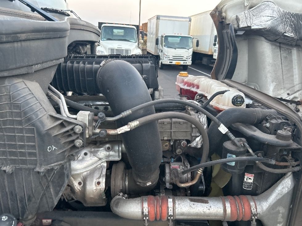 Day Cab Tractor-Heavy Duty Tractors-Freightliner-2019-T12664ST-Torrance-CA-308,127\n\t\tmiles-$ 41,750 - Image 15