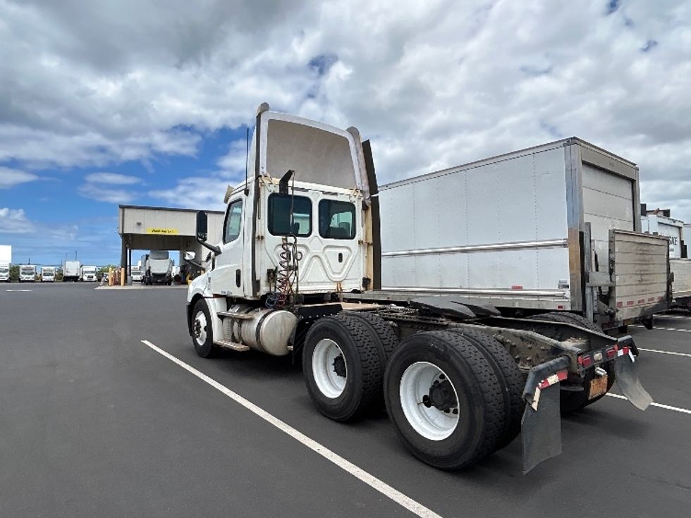 Day Cab Tractor-Heavy Duty Tractors-Freightliner-2019-T12664ST-Torrance-CA-308,127\n\t\tmiles-$ 41,750 - Image 5