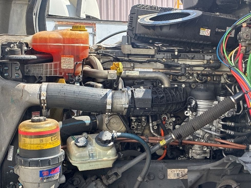 Day Cab Tractor-Heavy Duty Tractors-Freightliner-2019-T12664ST-Torrance-CA-314,597\n\t\tmiles-$ 49,250 - Image 14