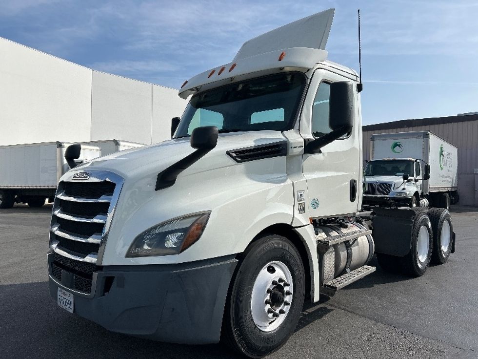 Day Cab Tractor-Heavy Duty Tractors-Freightliner-2019-T12664ST-Torrance-CA-314,597\n\t\tmiles-$ 49,250 - Image 3