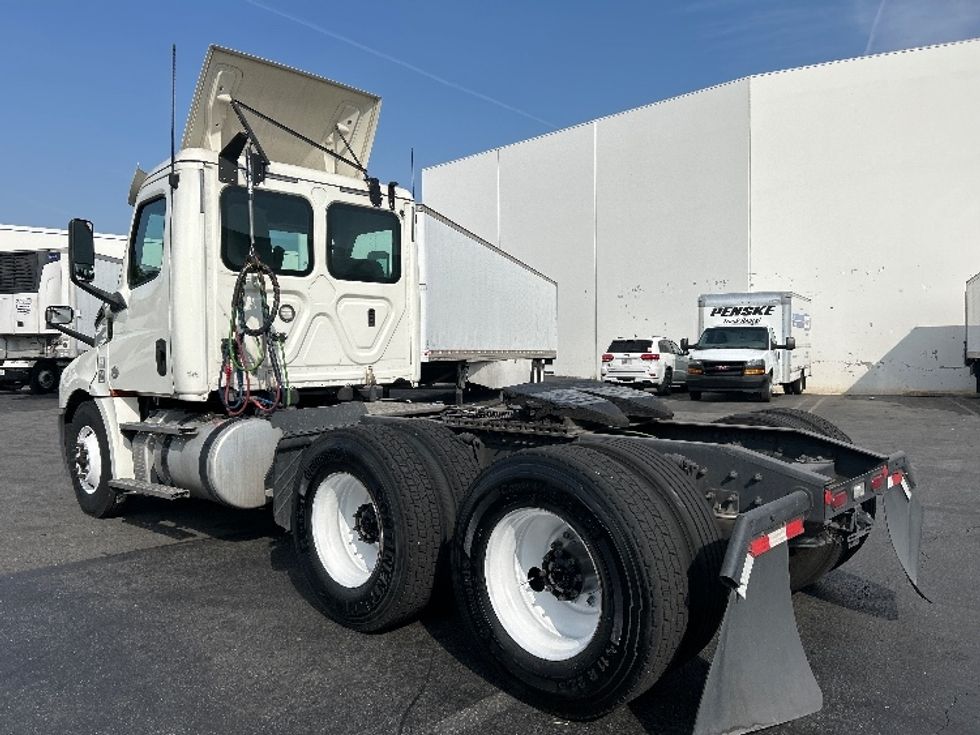 Day Cab Tractor-Heavy Duty Tractors-Freightliner-2019-T12664ST-Torrance-CA-314,597\n\t\tmiles-$ 49,250 - Image 5