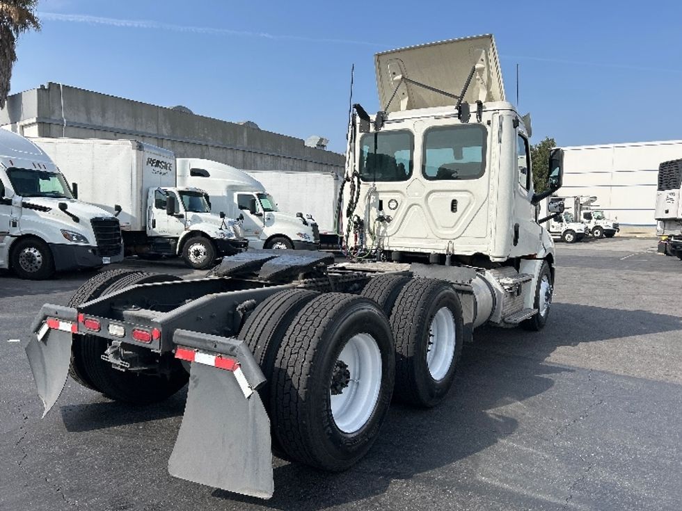 Day Cab Tractor-Heavy Duty Tractors-Freightliner-2019-T12664ST-Torrance-CA-314,597\n\t\tmiles-$ 49,250 - Image 7