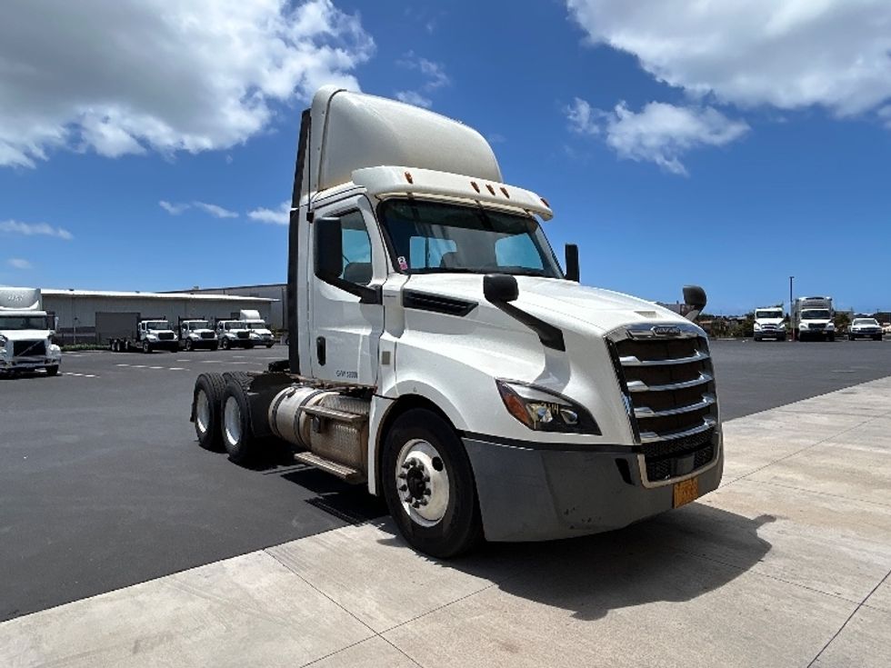 Day Cab Tractor-Heavy Duty Tractors-Freightliner-2019-T12664ST-Torrance-CA-331,209\n\t\tmiles-$ 41,250 - Image 1