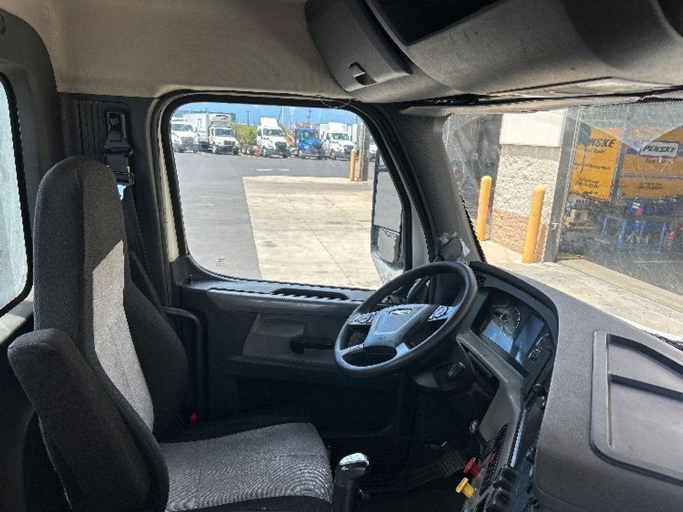 Day Cab Tractor-Heavy Duty Tractors-Freightliner-2019-T12664ST-Torrance-CA-331,209\n\t\tmiles-$ 41,250 - Image 14