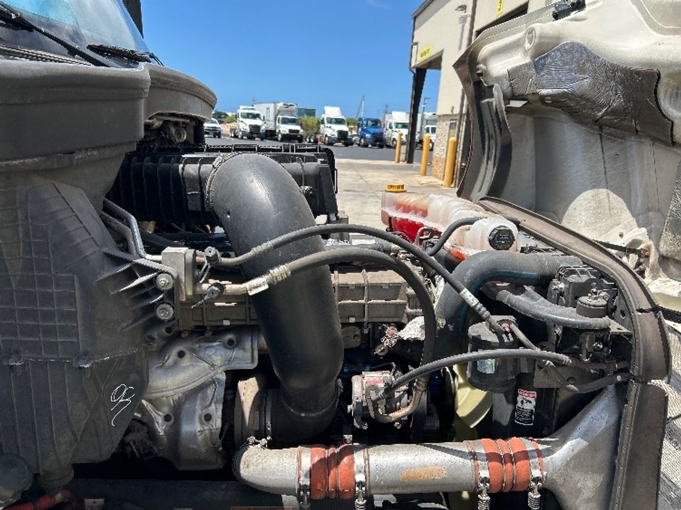 Day Cab Tractor-Heavy Duty Tractors-Freightliner-2019-T12664ST-Torrance-CA-331,209\n\t\tmiles-$ 41,250 - Image 15