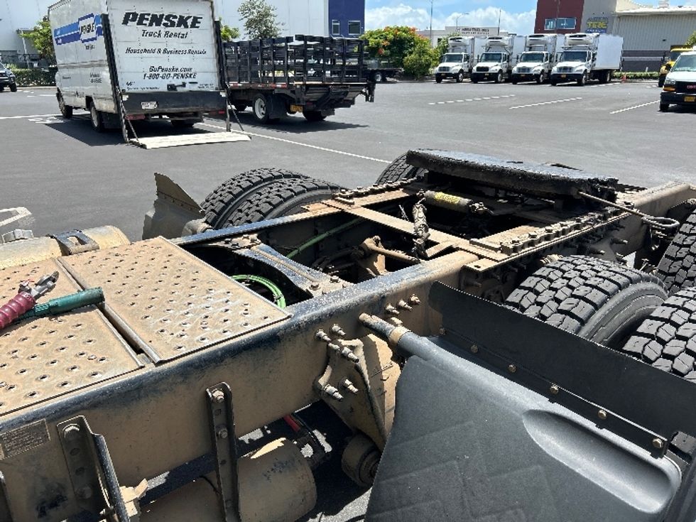 Day Cab Tractor-Heavy Duty Tractors-Freightliner-2019-T12664ST-Torrance-CA-331,209\n\t\tmiles-$ 41,250 - Image 17