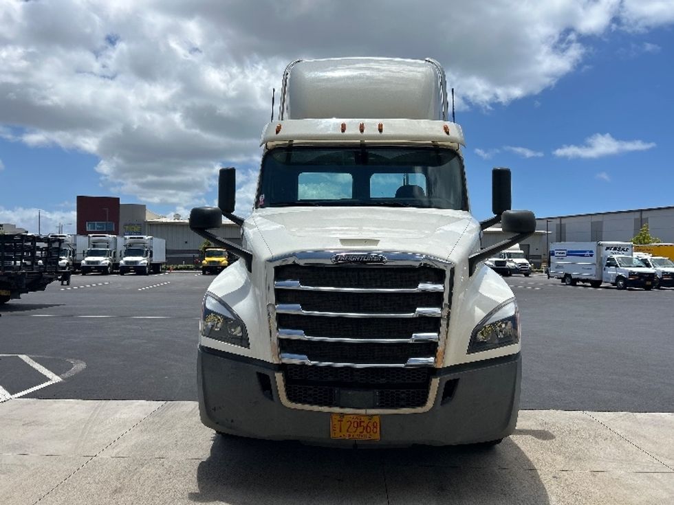 Day Cab Tractor-Heavy Duty Tractors-Freightliner-2019-T12664ST-Torrance-CA-331,209\n\t\tmiles-$ 41,250 - Image 2